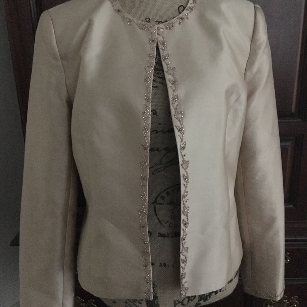 Bloomingdales silk 5 piece skirt/jacket/pant suit